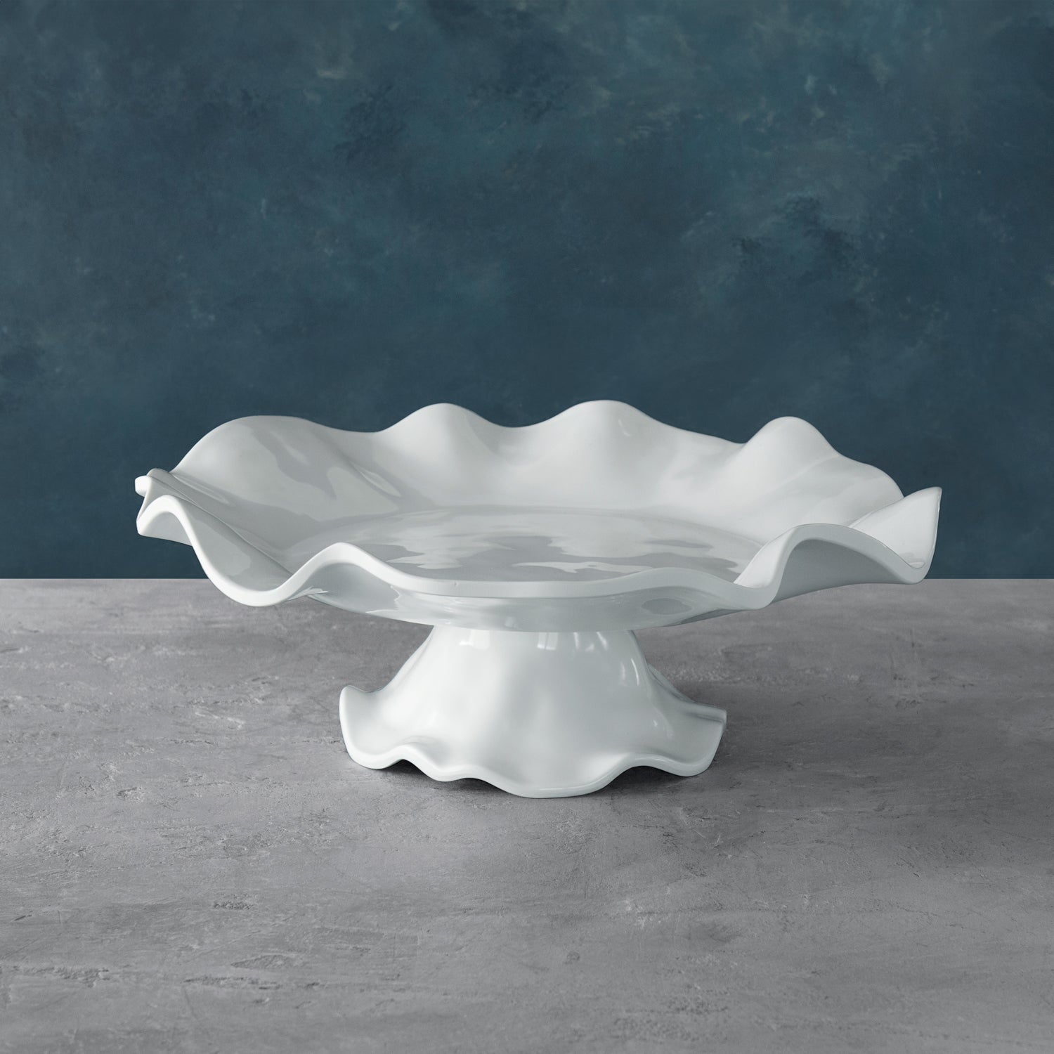 2481 VIDA Havana Pedestal Cake Plate White - Image 1