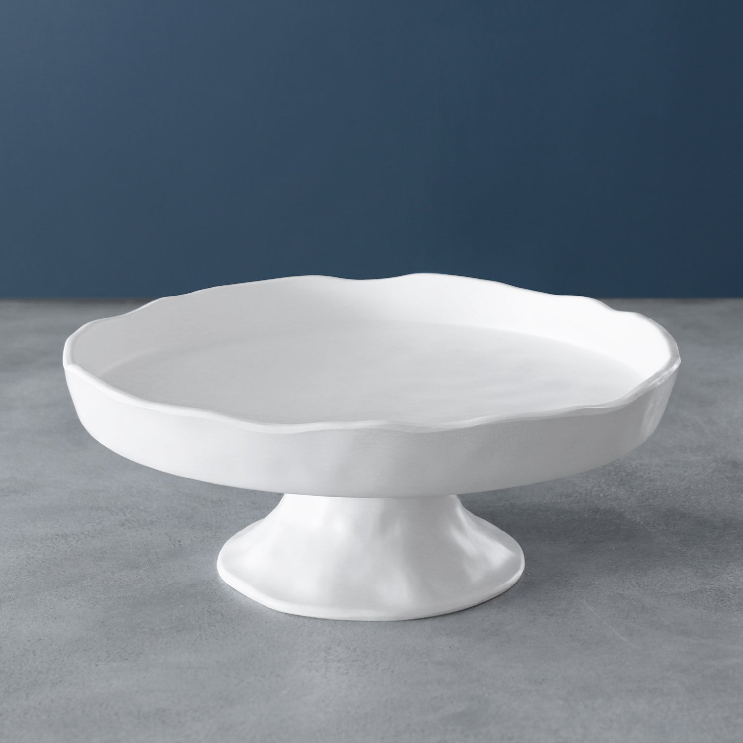 2549 VIDA Nube Round Pedestal Cake Plate (White) - Image 1