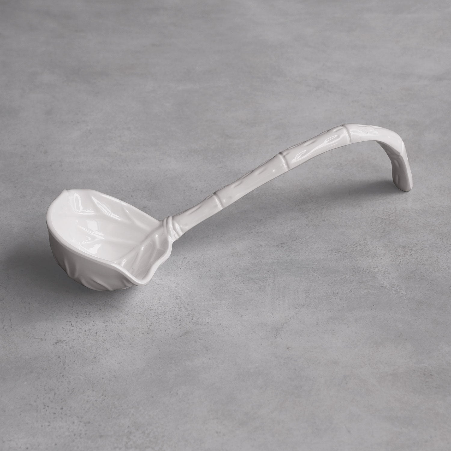 2708 FINAL SALE - VIDA Lettuce Ladle (White) - Image 1