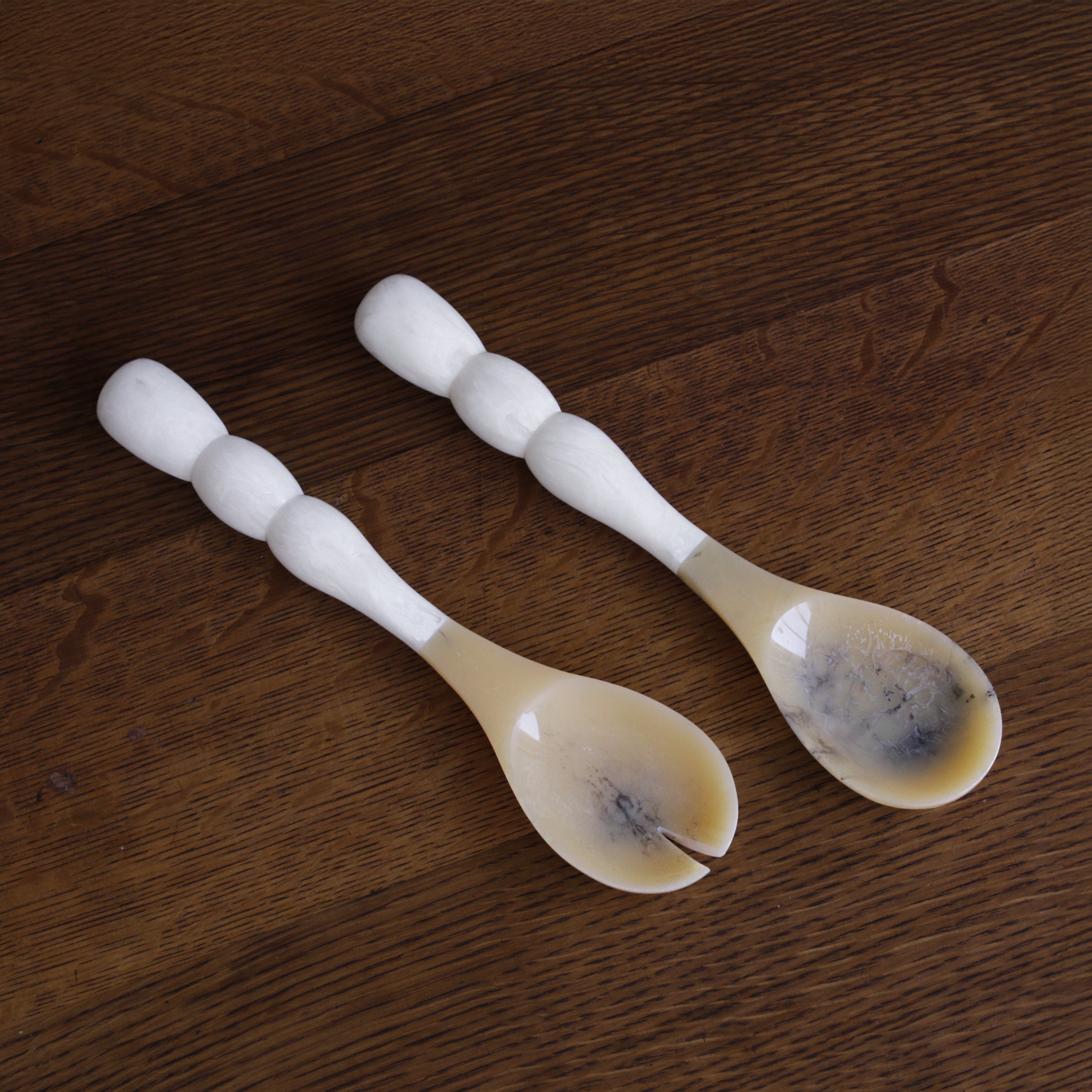 3015_3_8a0e3bc9-ed33-43c8-ae52-992cf3a971e7 RESIN Rio Bubble Salad Servers (White) - Image 1