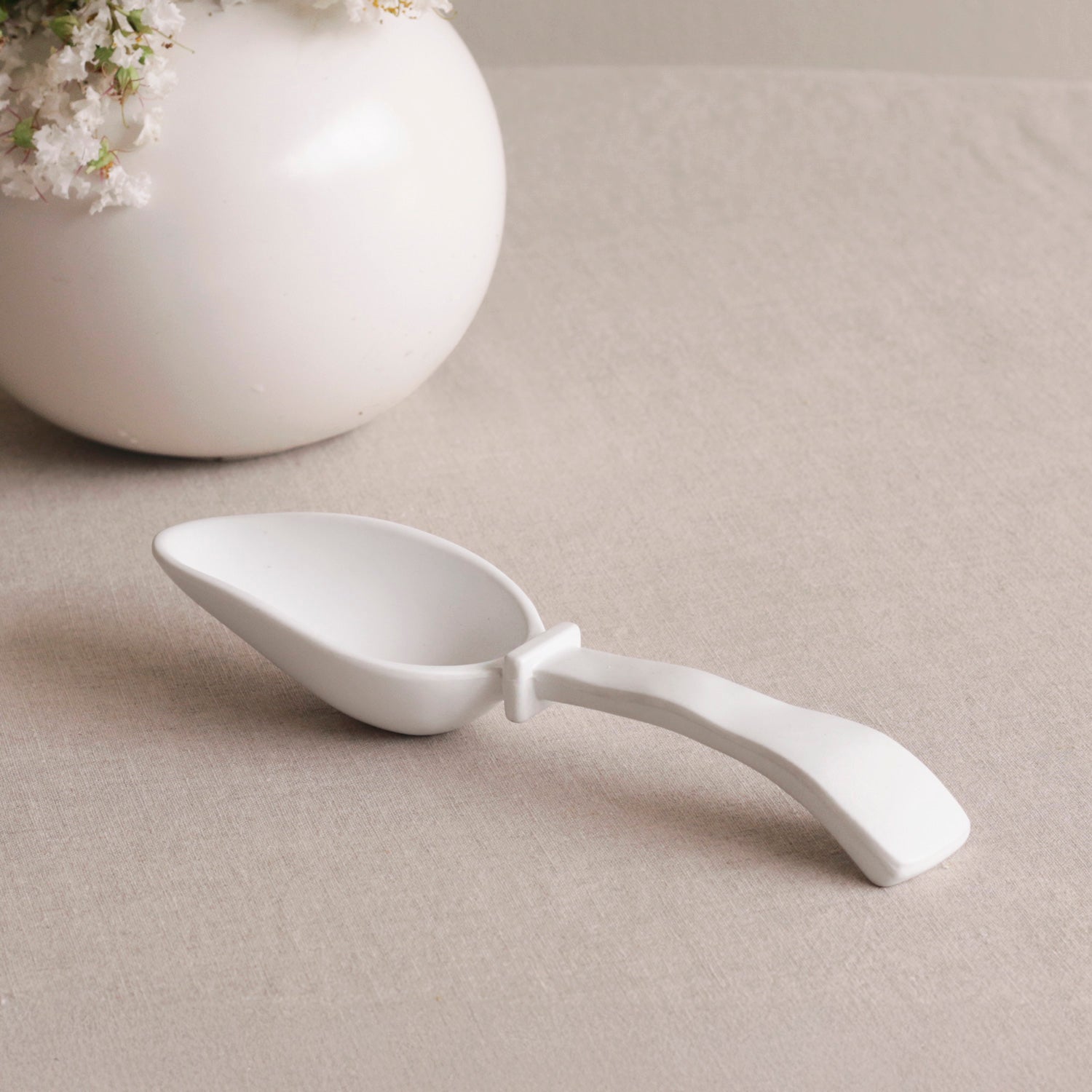 3095 VIDA Havana Ice Scoop White - Image 1