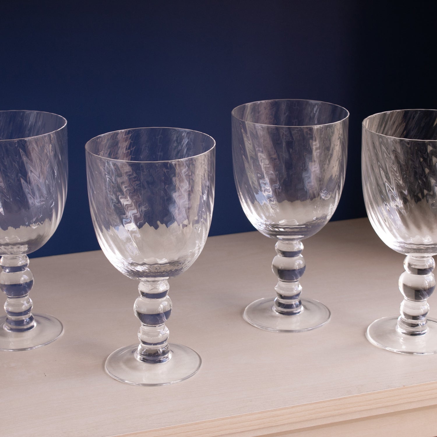 3107_e8fc9a1d-2084-4f4c-9a82-3fe28980f9ce GLASS French Swirl All Purpose Set of 4 (Clear) 20 fl oz - Image 1