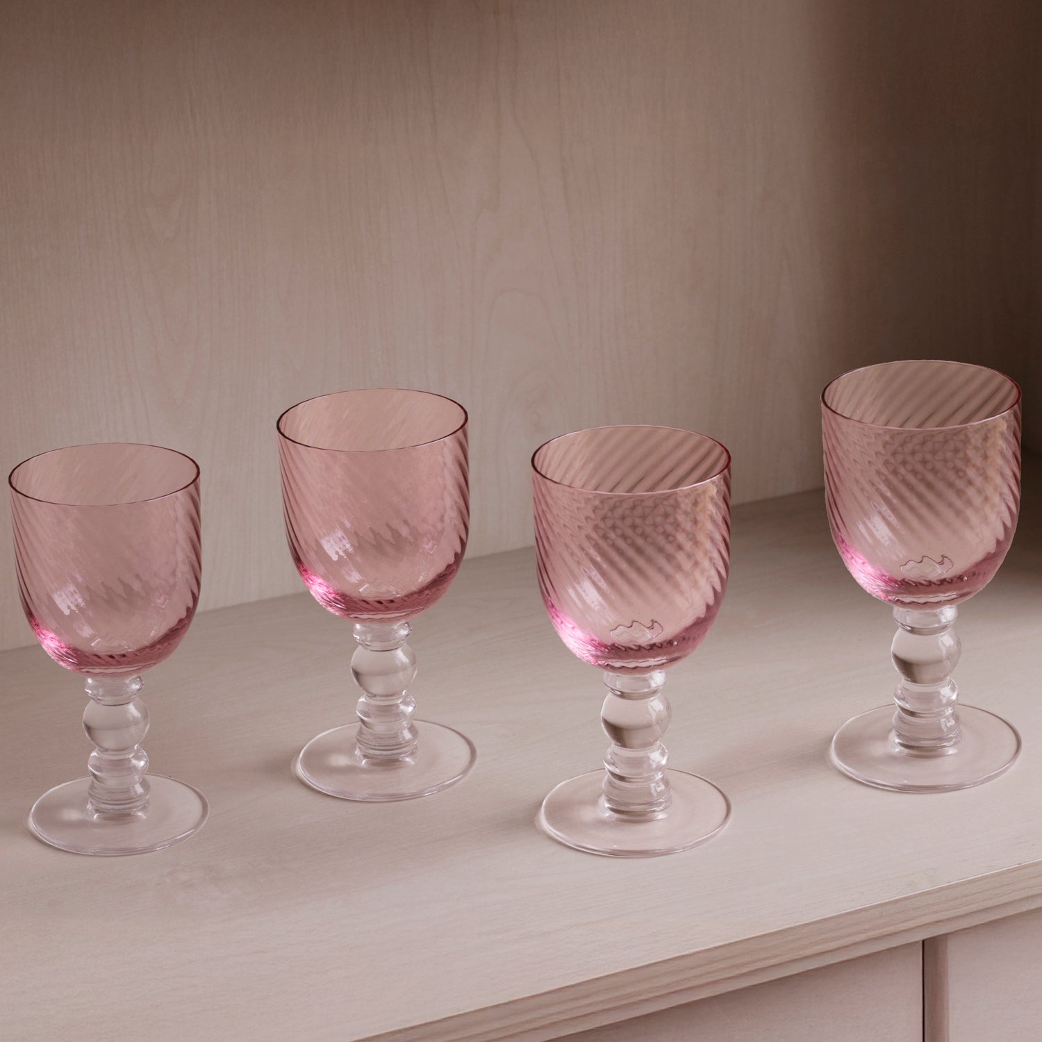 3115_2 GLASS French Swirl Wine Set of 4 (Pink) 8 fl oz - Image 1