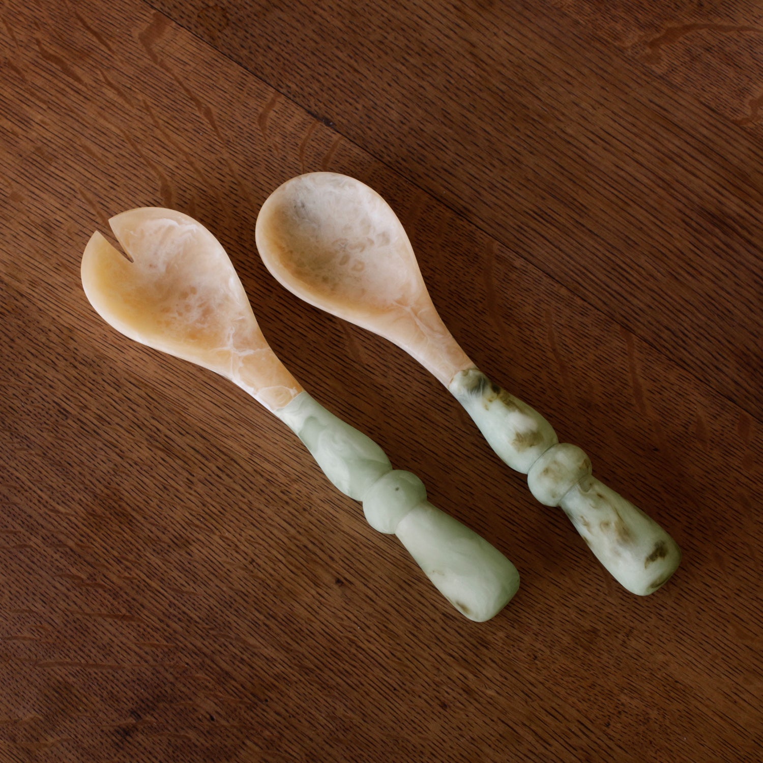 3194 RESIN Giada Salad Servers Jade Swirl - Image 1
