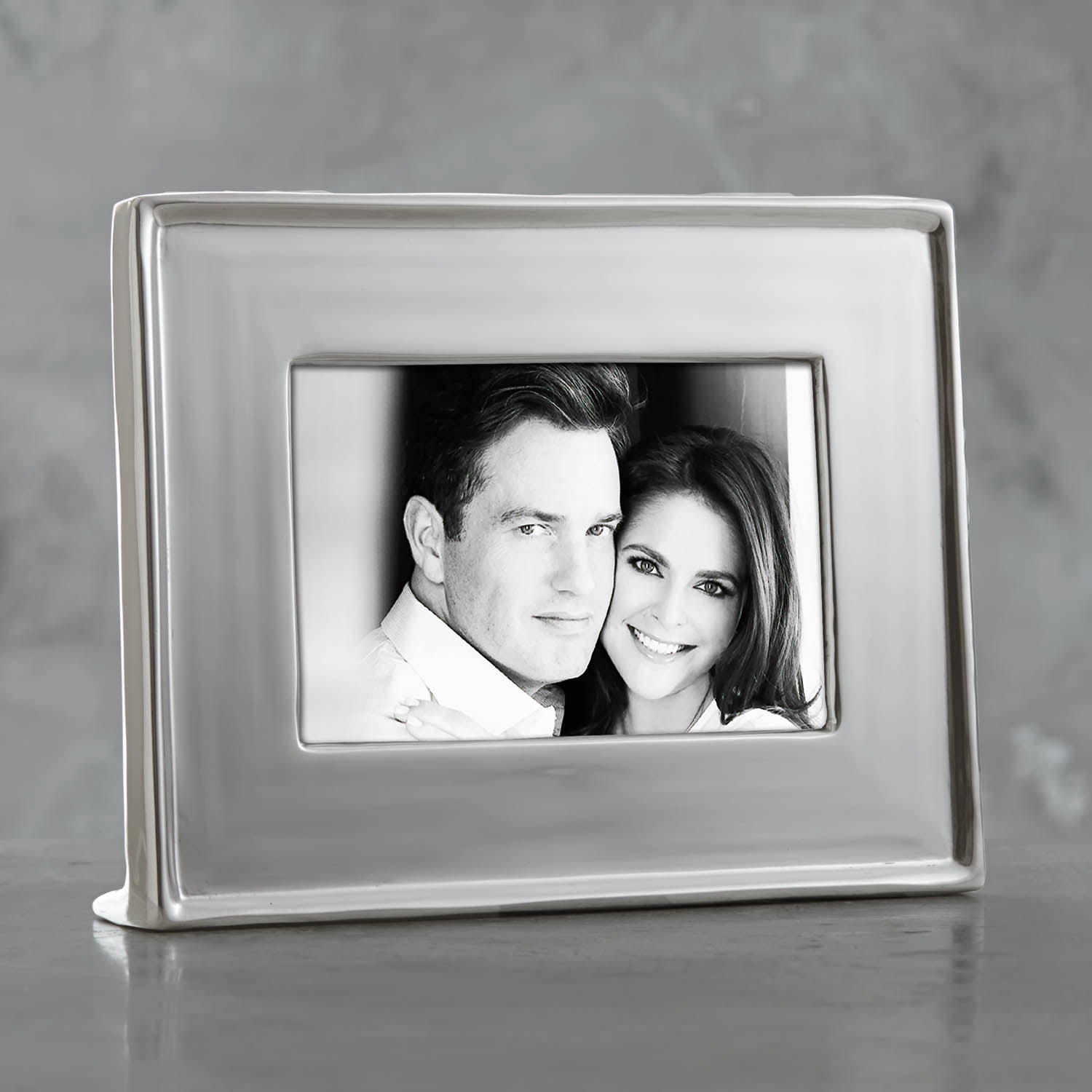 6869 FRAME Jason 4 x 6 Horizontal Frame - Image 1