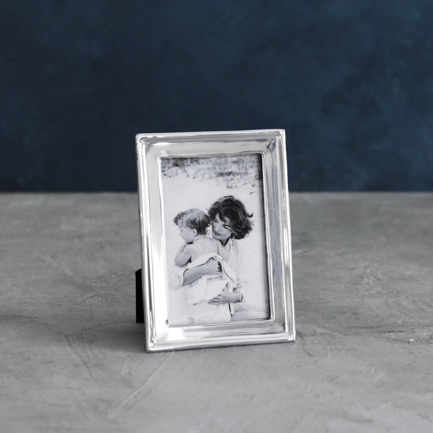 7249 GIFTABLES Jason 4 x 6 Vertical Frame - Image 1