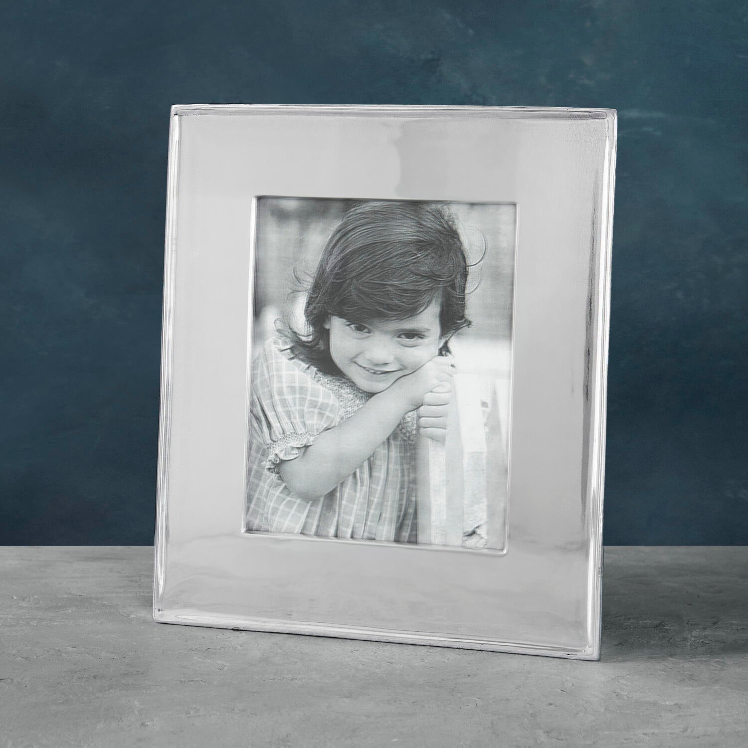 7454 FRAME Jason 8 x 10 Vertical Frame - Image 1