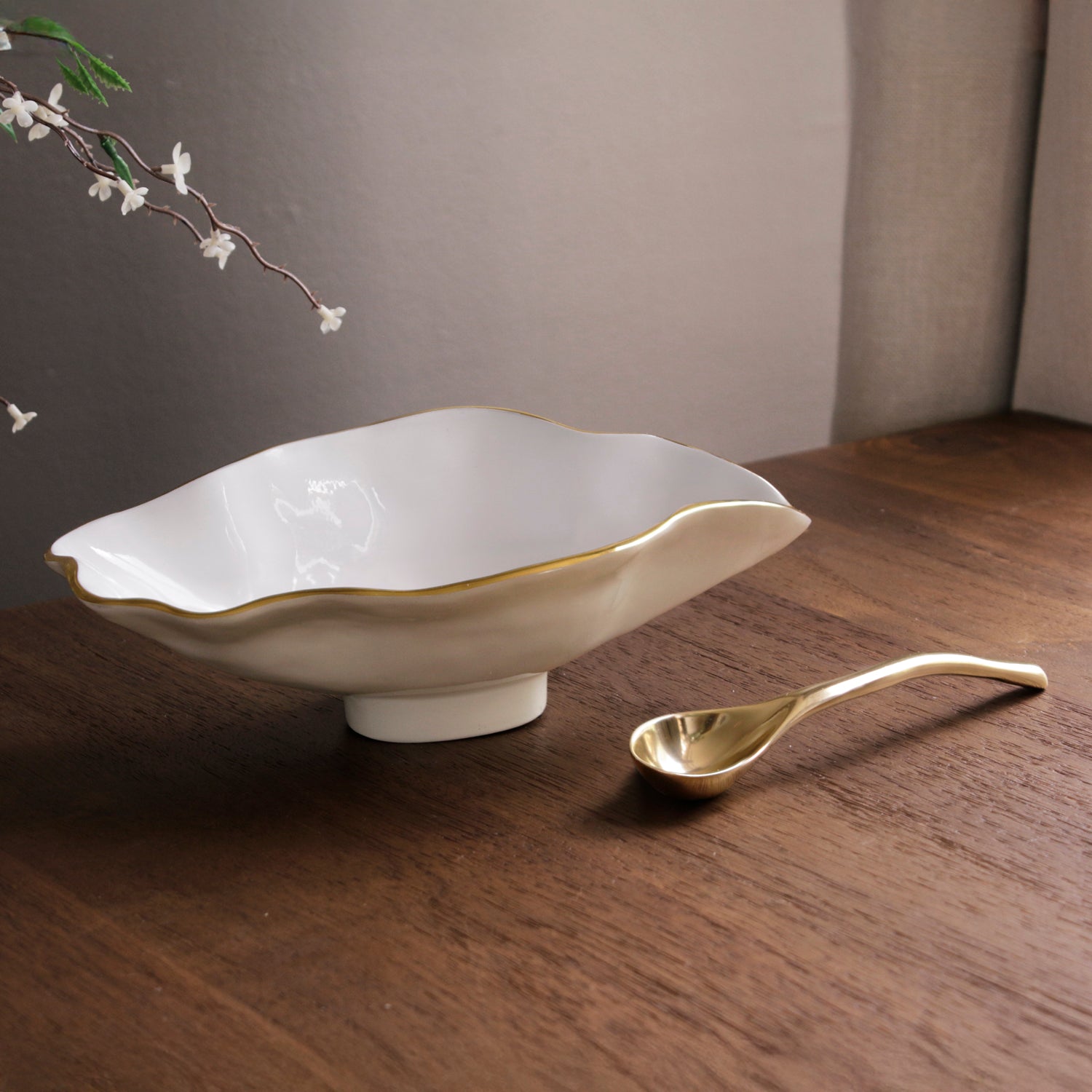 8696_e44e8c62-265b-45bd-a710-ede5b3e95d1b ENCANTO Claire Small Oval Bowl with Spoon (Cream, White and Gold) - Image 1