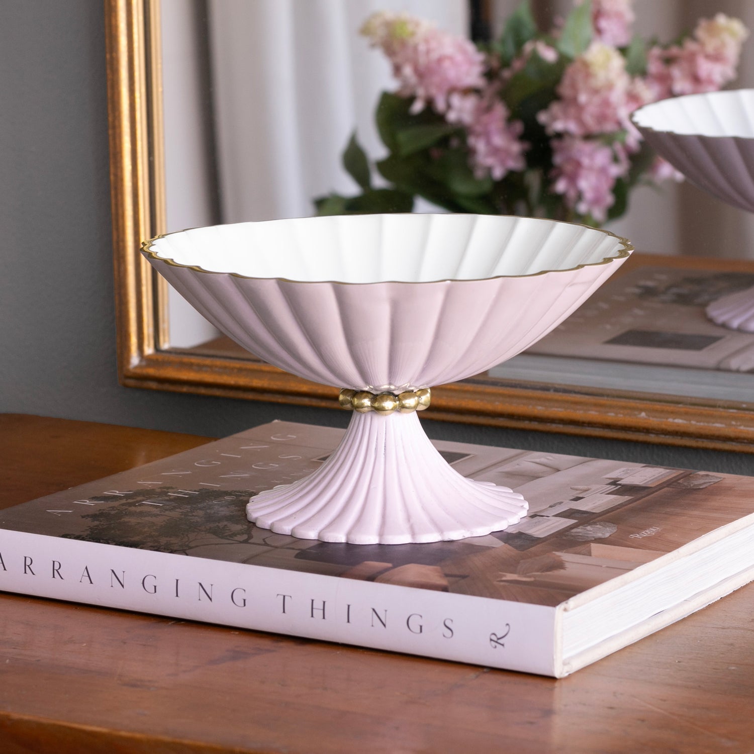 8722_f7bd8658-020f-4f03-bc7e-5c17f6b01623 ENCANTO Vienna Small Pedestal (Camellia and White) - Image 1