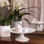 ENCANTO Vienna Pedestal Cake Plate (Cream and White) - Image 4