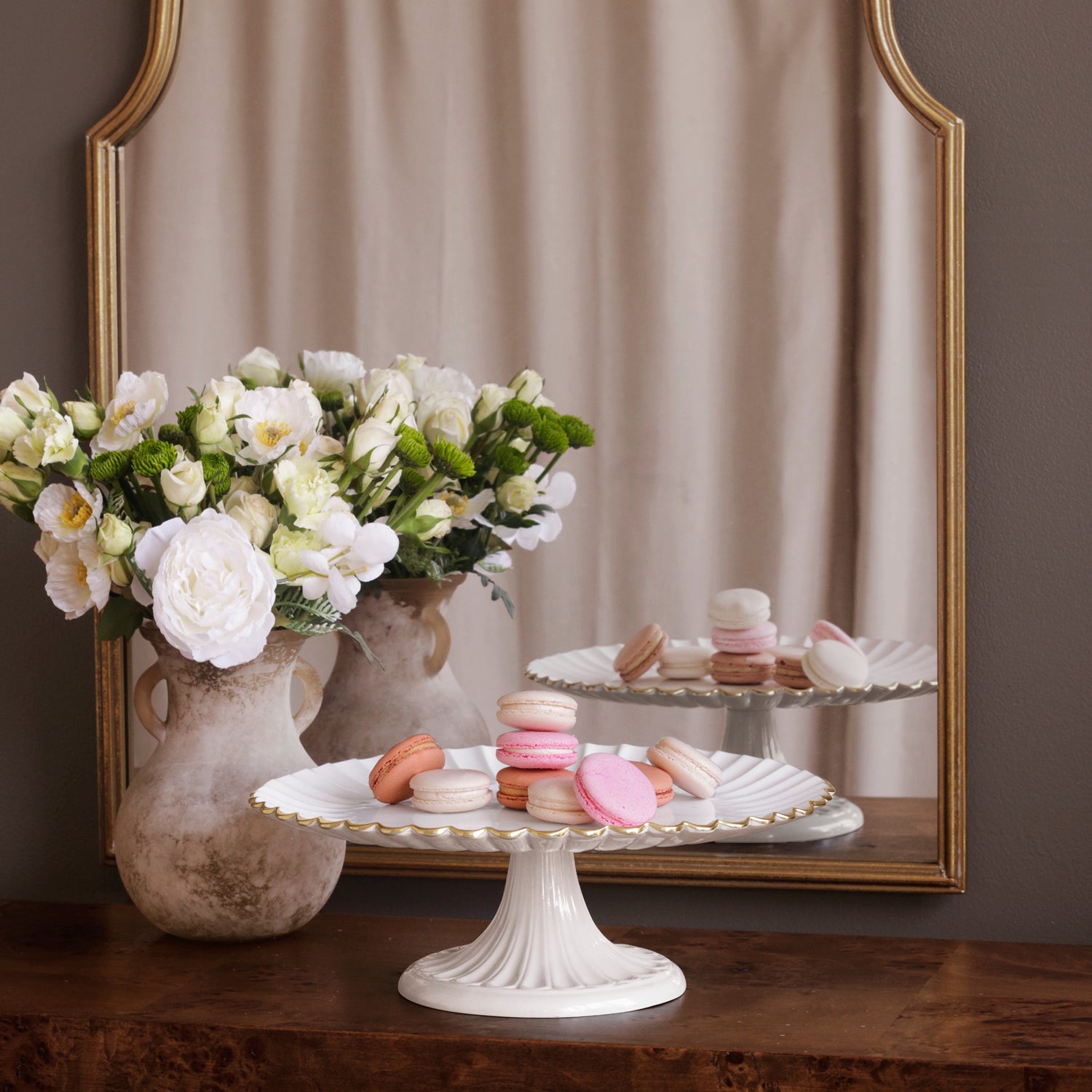 8865_4 ENCANTO Vienna Pedestal Cake Plate (Cream and White) - Image 1