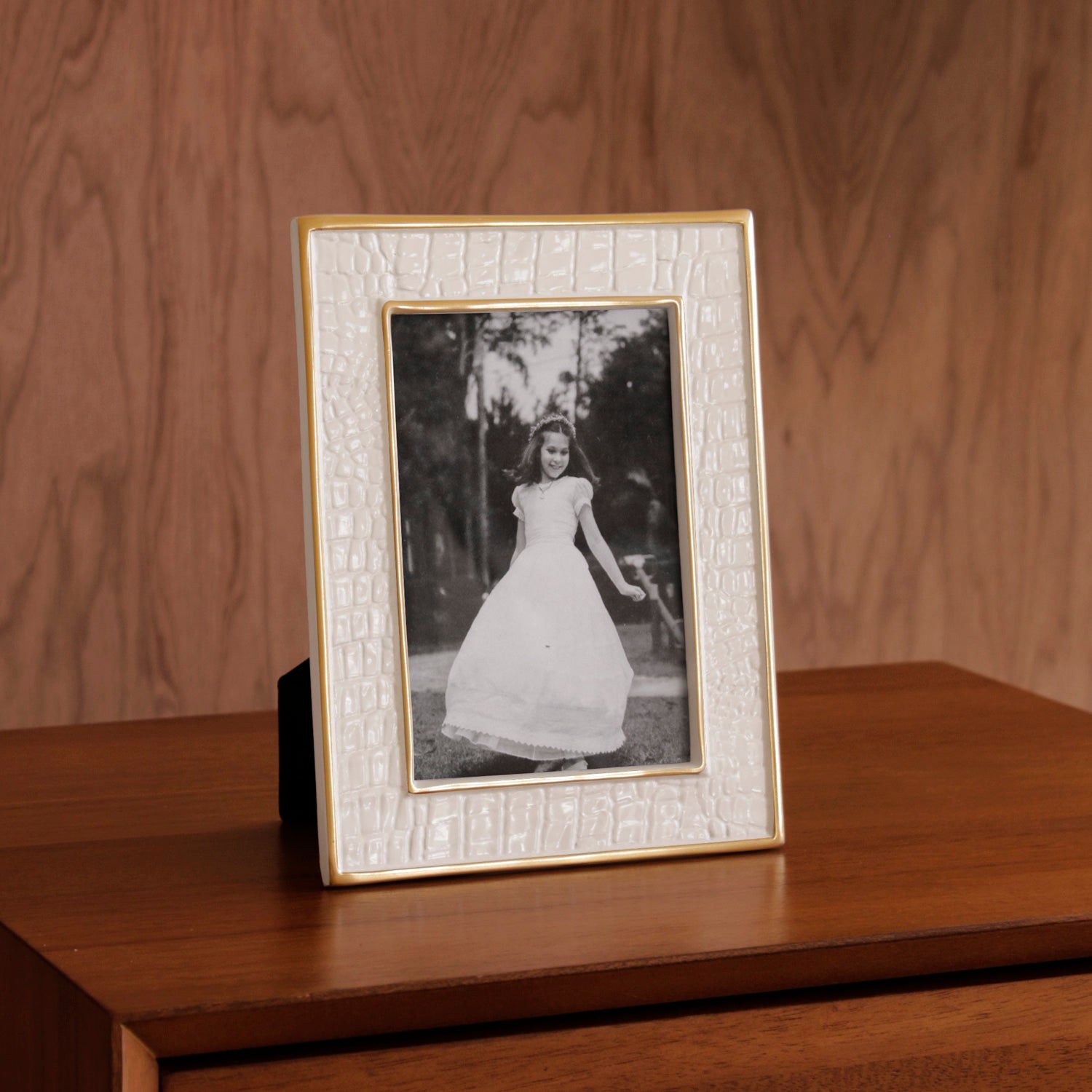 8950_fe3ce1d7-e081-4867-9200-b3dd4ce3d09d FRAME Encanto Croc 4 x 6 Cream - Image 1