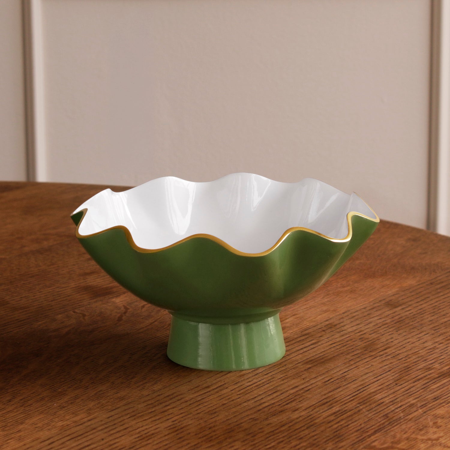 8955_39b3fba1-c935-4f66-9a53-f8539fcb3cd0 ENCANTO Carola Small Pedestal Leaf Green and White - Image 1
